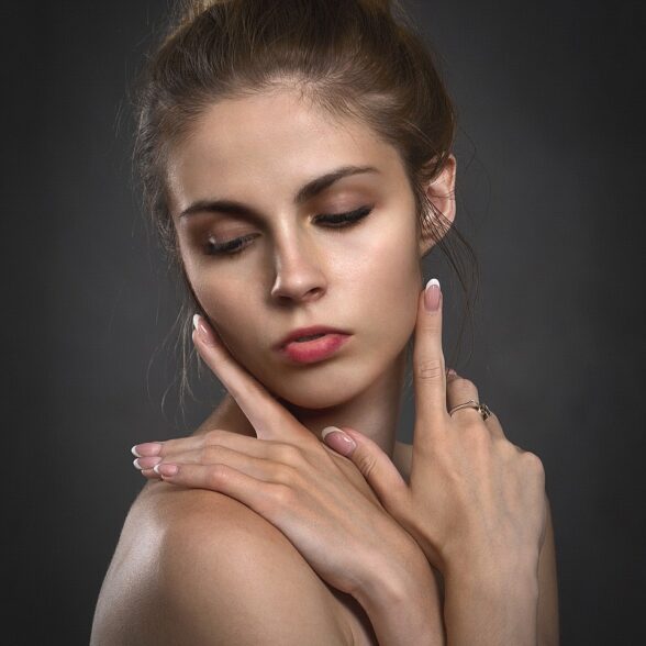 girl, hands, portrait-3033718.jpg